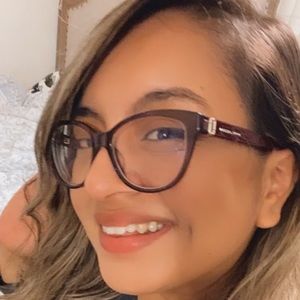 Meet your Posher, Gabriela